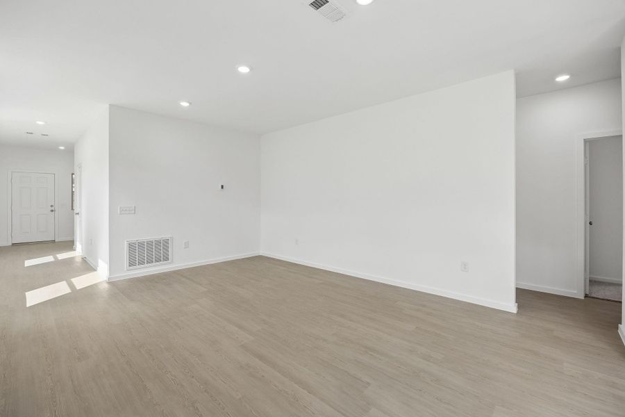 Spacious, unfurnished interior of a new home in Crosby Farms, Crosby (Image 21).