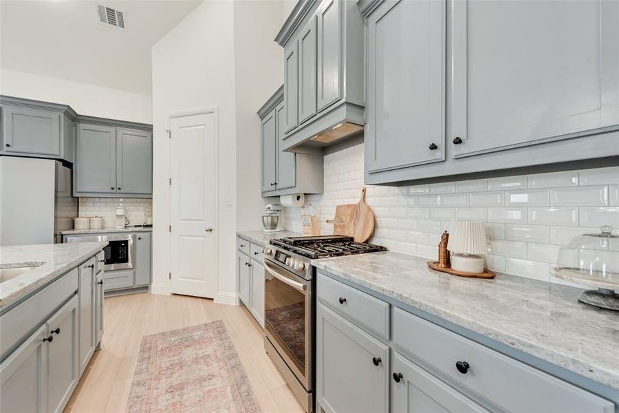 Furnished interior view inside a new home in , Aledo (Image 17).