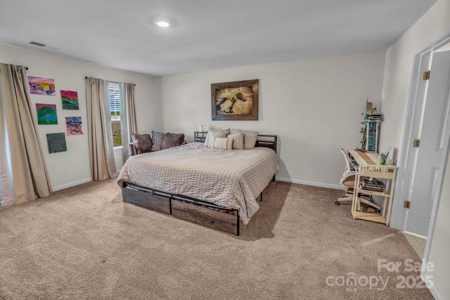 Furnished interior view inside a new home in Calvin Creek, Troutman (Image 5).