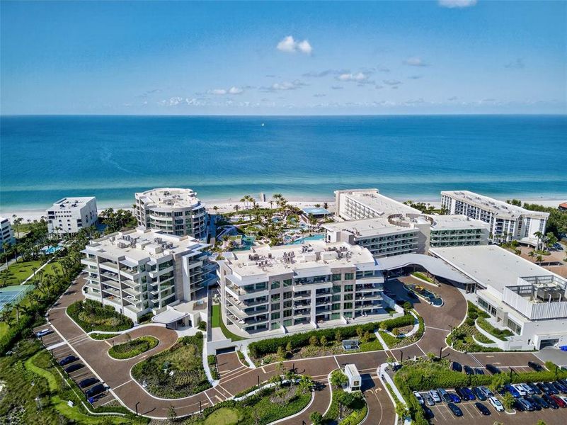 Condo located in Longboat Key, FL showcasing its design and architecture (Image 32).