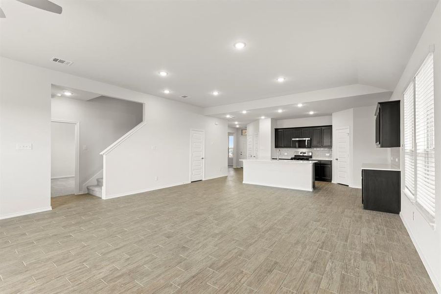 09. 203 Bandit - Dining (2) 09. 203 Bandit - Dining (2)