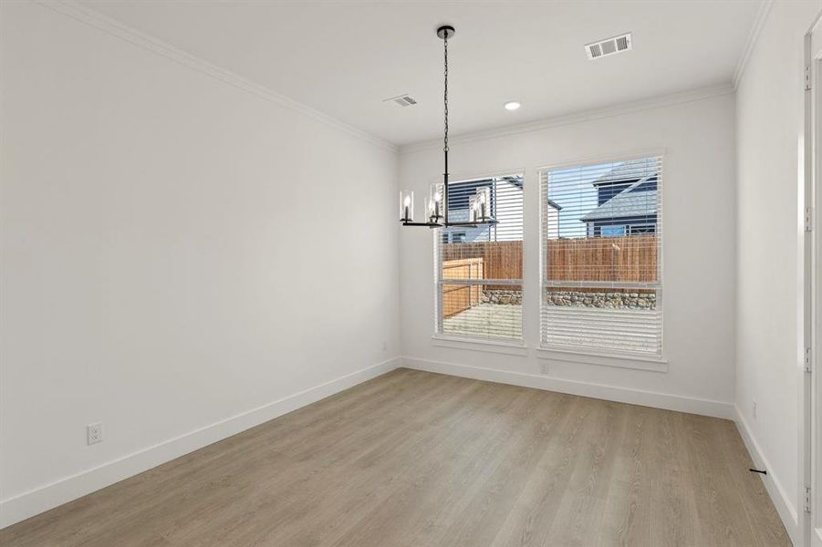 12. 15204 Chipping - Nook