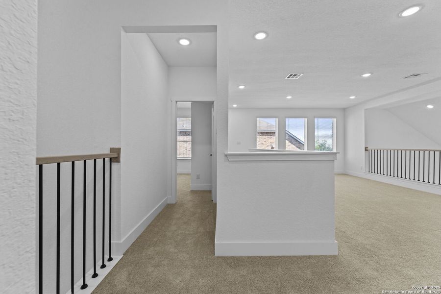 Spacious, unfurnished interior of a new home in , New Braunfels (Image 14).