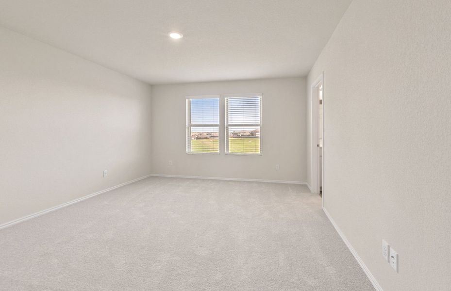Spacious, unfurnished interior of a new home in Sonterra, Jarrell (Image 29).