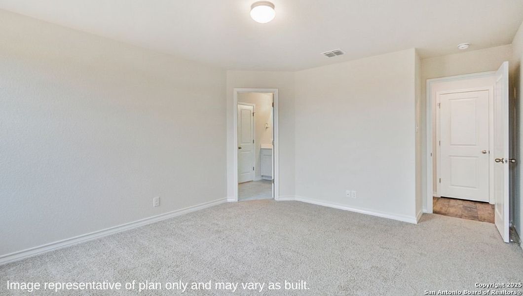 Spacious, unfurnished interior of a new home in Avenida, Converse (Image 10).