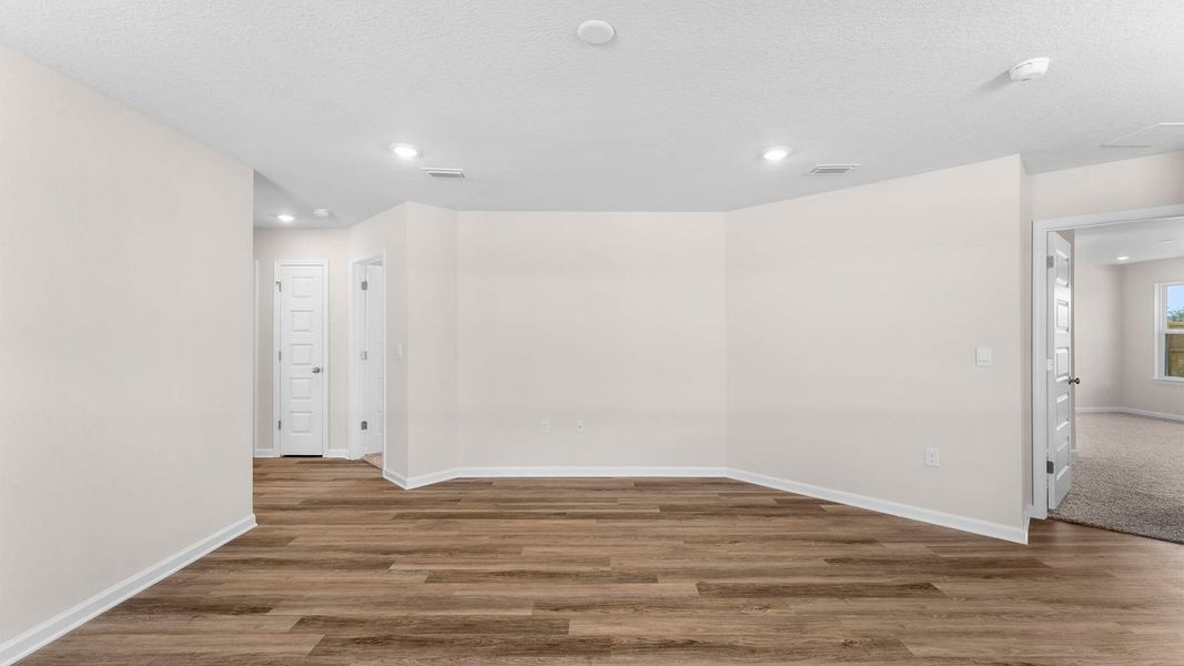 Spacious, unfurnished interior of a new home in Park Place, Panama City (Image 17).