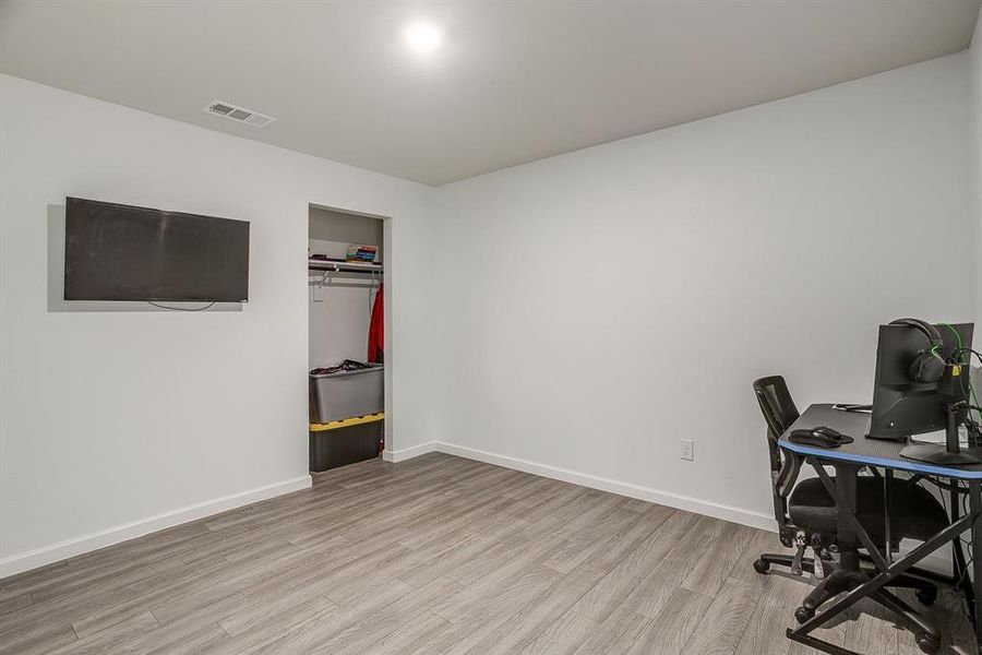Furnished interior view inside a new home in Tolar Oaks, Tolar (Image 14).