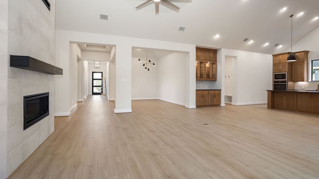 Spacious, unfurnished interior of a new home in The Woodlands Hills, Willis (Image 21).