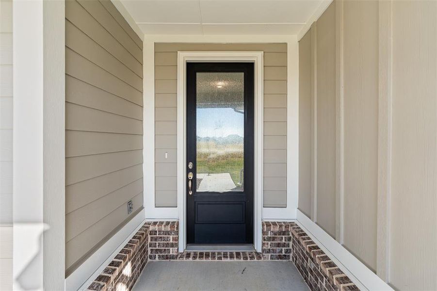 Exterior details and patio area of a home in Hillcrest Meadows North, Decatur (Image 24).