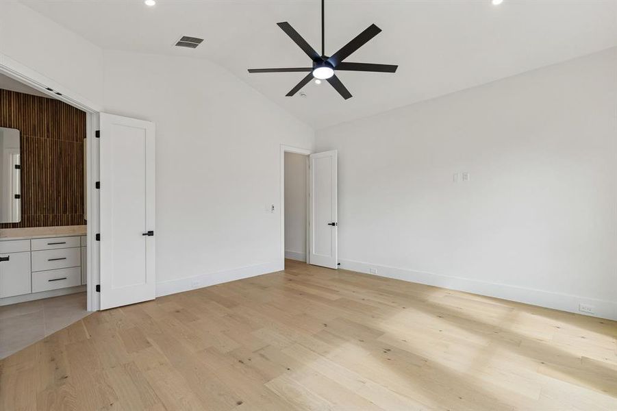 Spacious, unfurnished interior of a new home in , Farmers Branch (Image 22).