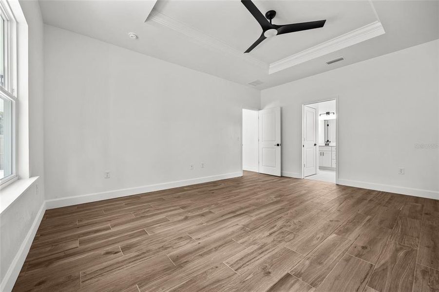 Spacious, unfurnished interior of a new home in Grand Oaks, Gainesville (Image 14).