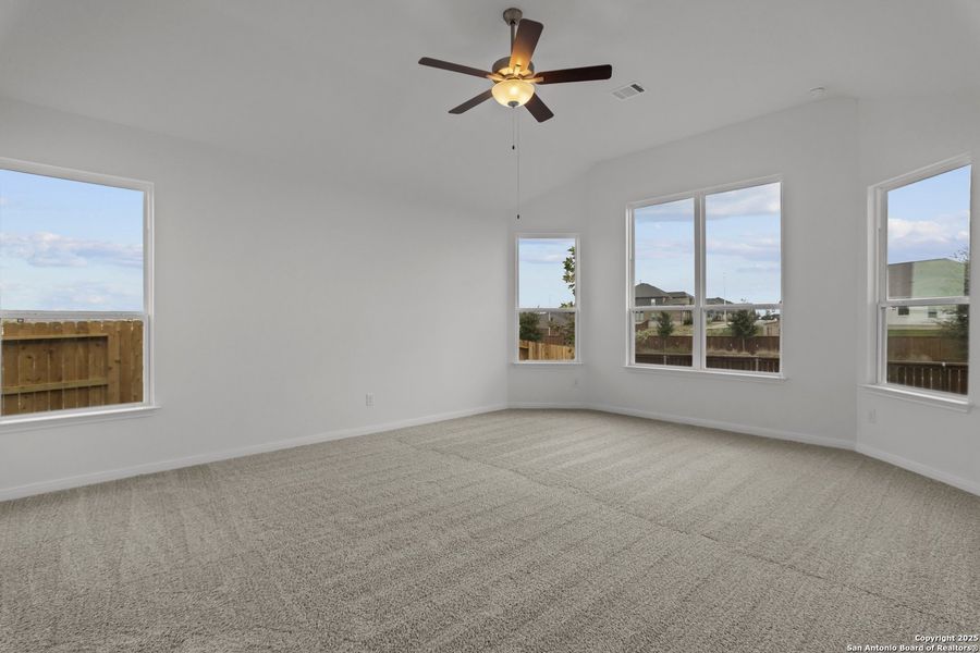 Spacious, unfurnished interior of a new home in Homestead 75', Schertz (Image 23).