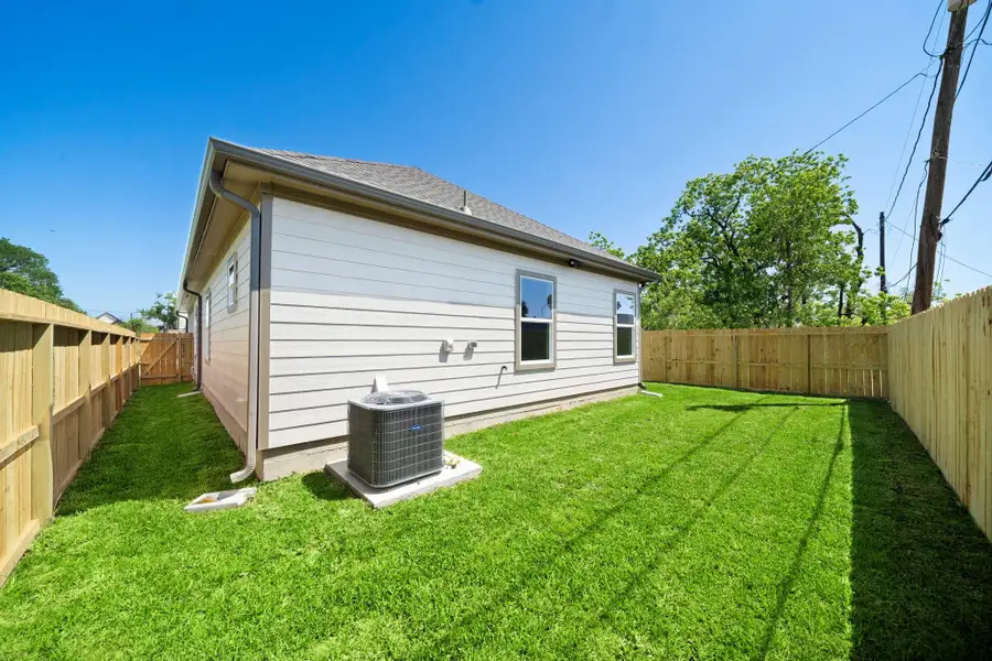 Front exterior of a new home in , Houston, TX, highlighting curb appeal (Image 4). Front exterior of a new home in , Houston, TX, highlighting curb appeal (Image 4).