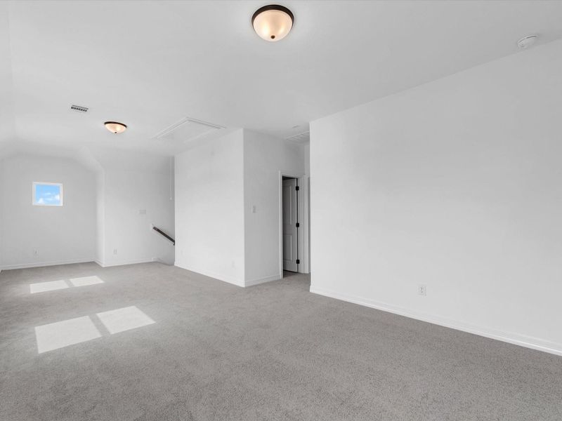 Spacious, unfurnished interior of a new home in Wildrye, Waller (Image 19).