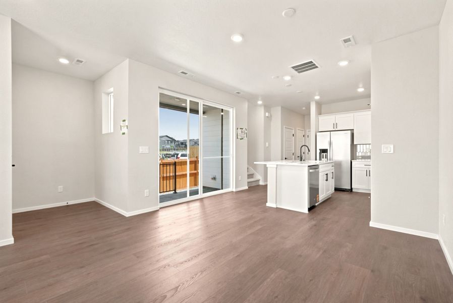 Spacious, unfurnished interior of a new home in Sky Ranch, Watkins (Image 29).