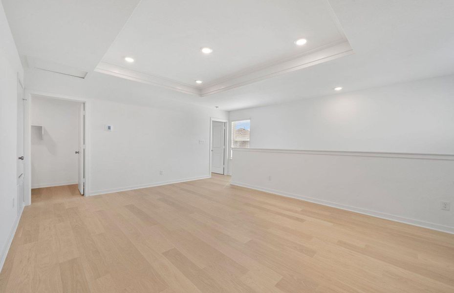 Spacious, unfurnished interior of a new home in Sunfield, Buda (Image 21).