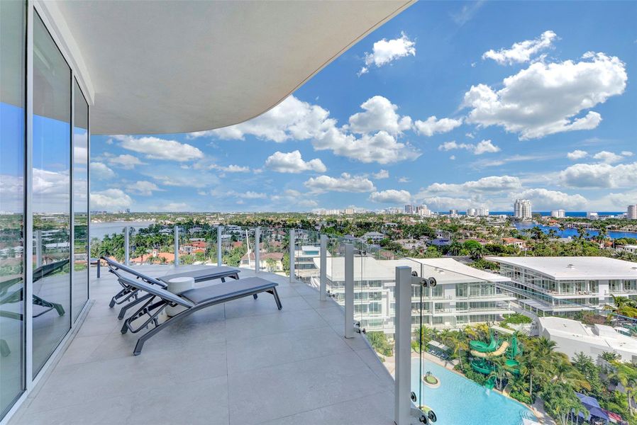 Exterior details and patio area of a home in , Fort Lauderdale (Image 35).