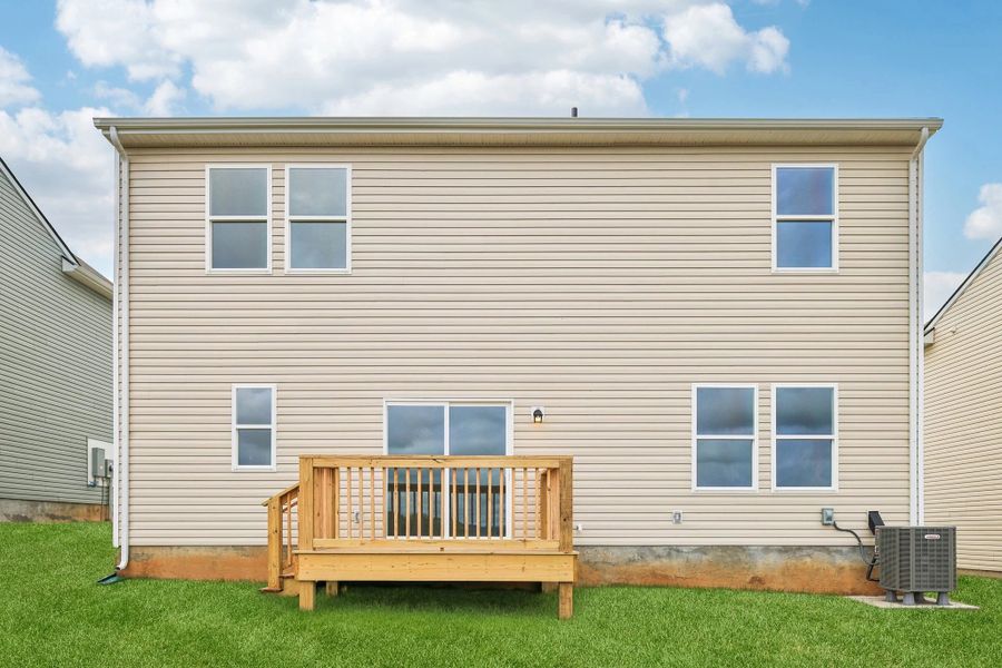 Representative exterior details of a home built from the Luminary by Starlight Homes in The Summit at Carters Station, Columbia (Image 3).