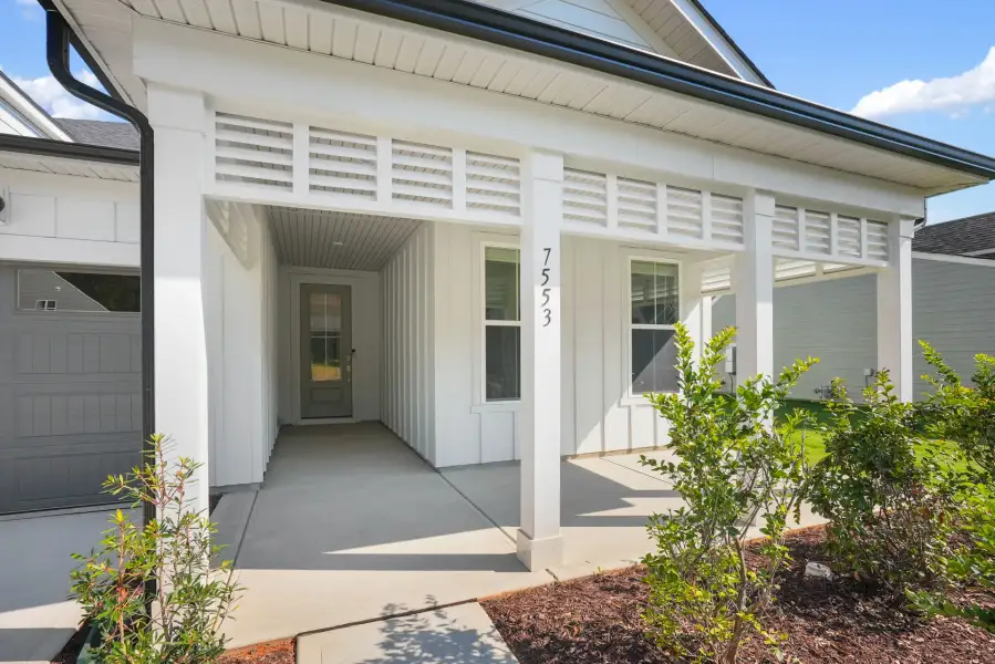 Exterior details and patio area of a home in Kinsdale, Lancaster (Image 44).