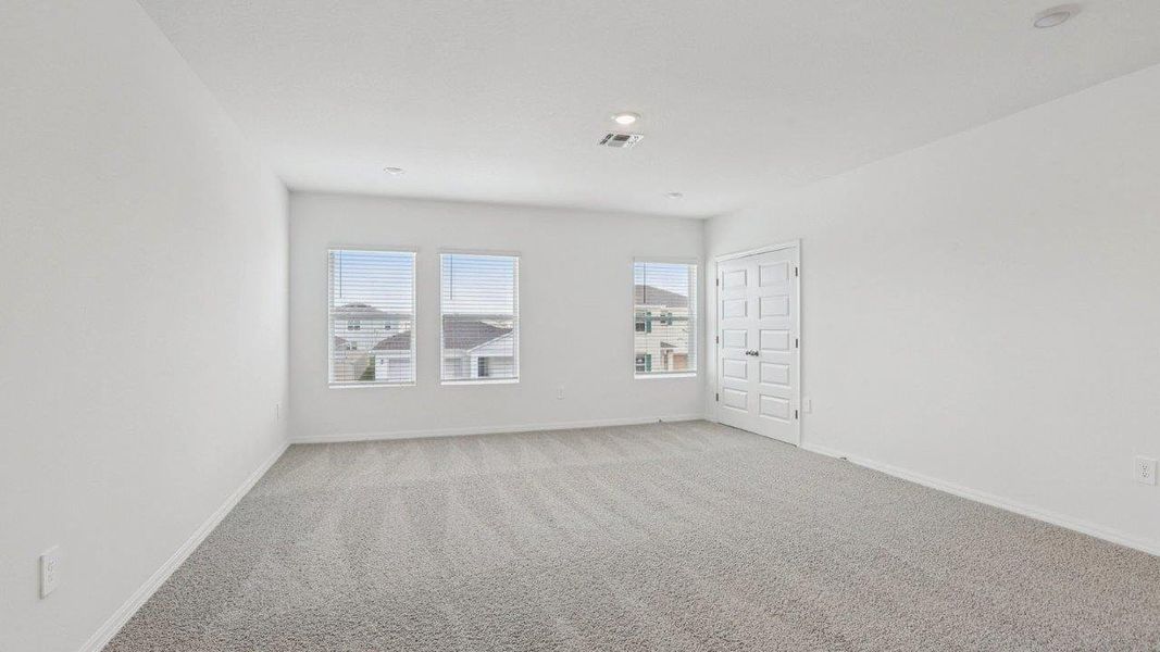 Spacious, unfurnished interior of a new home in Summerlin at Hawthorne Ranch, Lakeland (Image 30).