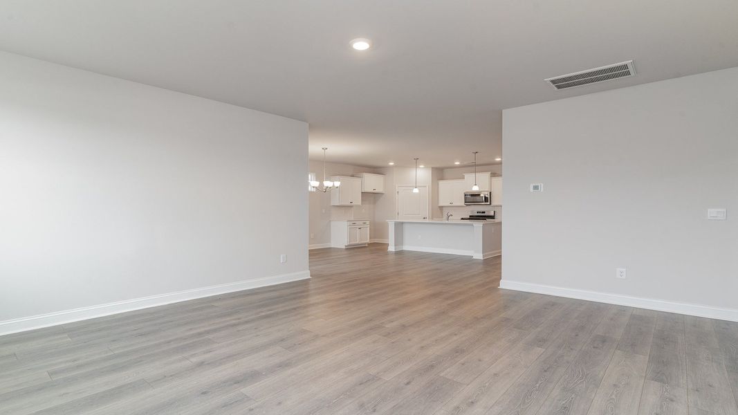 Representative unfurnished interior of a home built from the DARBY by D.R. Horton in Spring View Landing, Loris (Image 18).