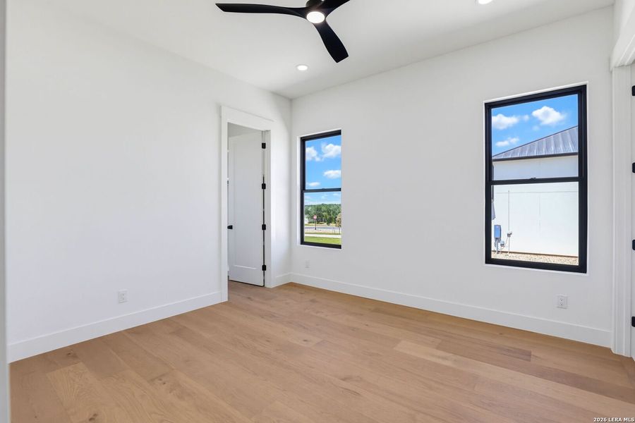 Spacious, unfurnished interior of a new home in , Bulverde (Image 23).