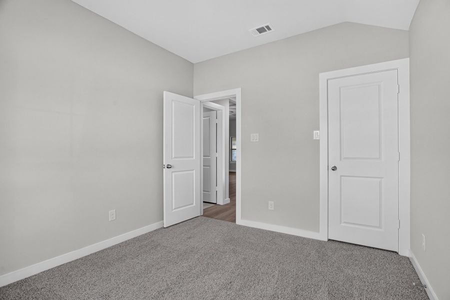 Spacious, unfurnished interior of a new home in Craftsman's Corner, Cleburne (Image 32).