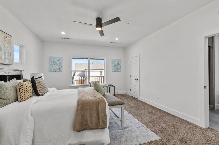 Furnished interior view inside a new home in , Grand Prairie (Image 17).