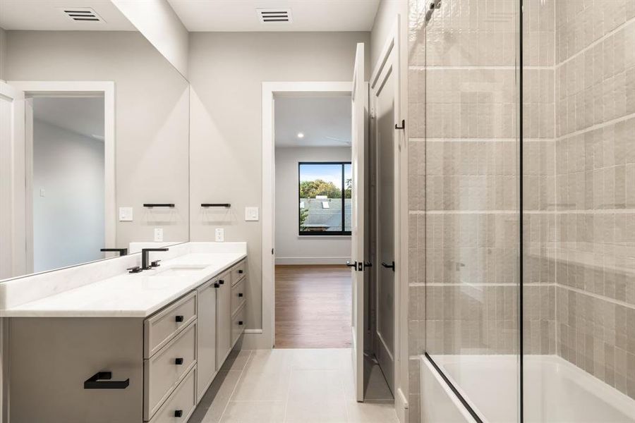 Furnished interior view inside a new home in , Dallas (Image 6).