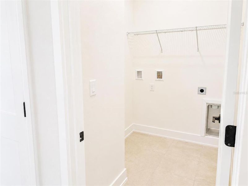 Spacious, unfurnished interior of a new home in Arbor Park, Leesburg (Image 9). Spacious, unfurnished interior of a new home in Arbor Park, Leesburg (Image 9).