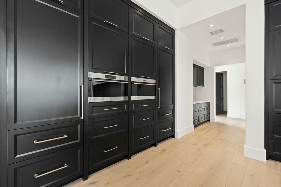 Representative furnished interior of a home built from the Hummingbird by BedBrock Developers in Bird Street Estates, Paradise Valley (Image 62). Representative furnished interior of a home built from the Hummingbird by BedBrock Developers in Bird Street Estates, Paradise Valley (Image 62).