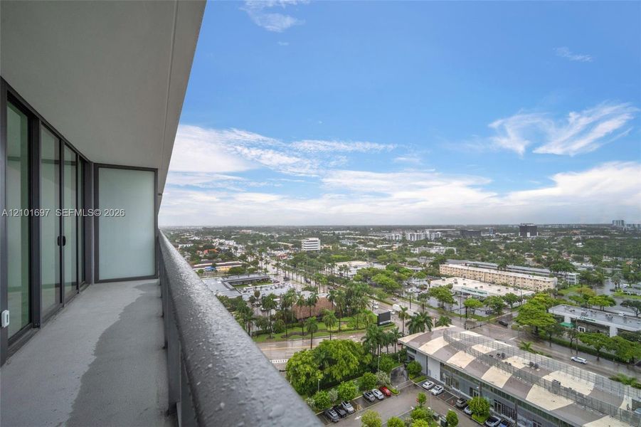 Condo located in Hallandale Beach, FL showcasing its design and architecture (Image 26).