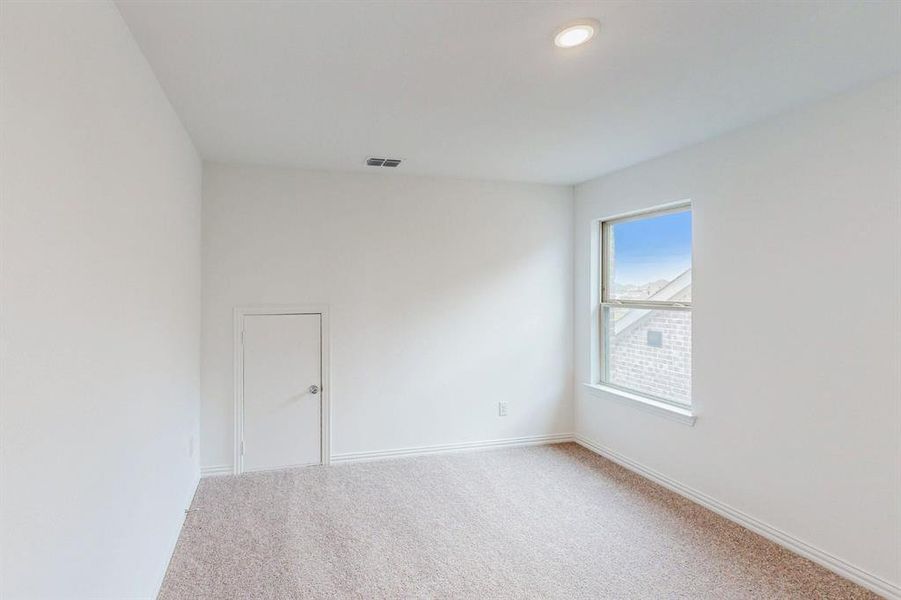 Spacious, unfurnished interior of a new home in Lilybrooke at Legacy Hills, Celina (Image 26).