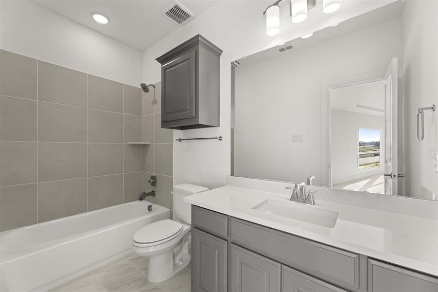 Furnished interior view inside a new home in Trails at Cottonwood Creek, Rowlett (Image 6). Furnished interior view inside a new home in Trails at Cottonwood Creek, Rowlett (Image 6).