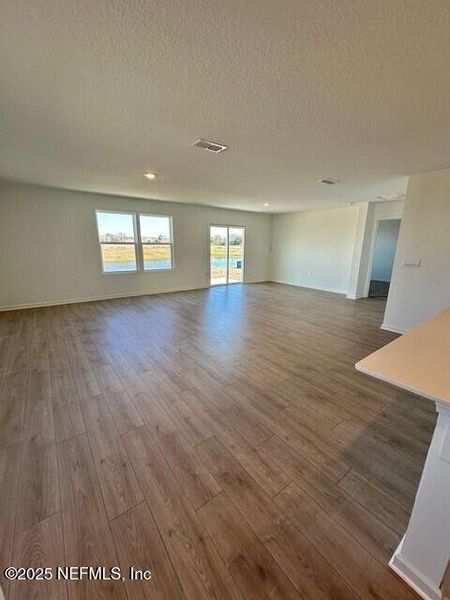 Spacious, unfurnished interior of a new home in Rookery, Green Cove Springs (Image 22).