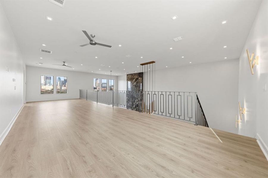 Spacious, unfurnished interior of a new home in , Dallas (Image 17).
