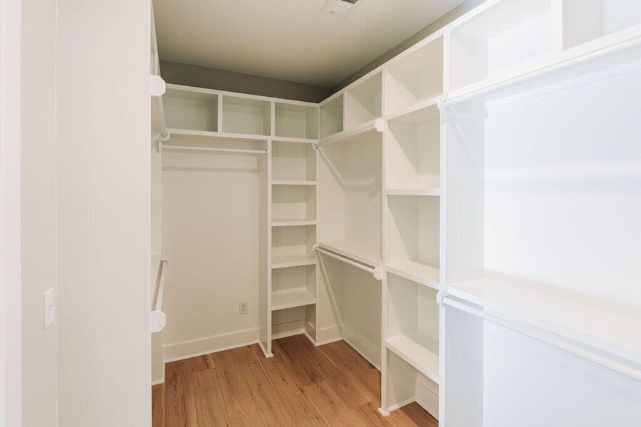 Spacious, unfurnished interior of a new home in , Walterboro (Image 30).