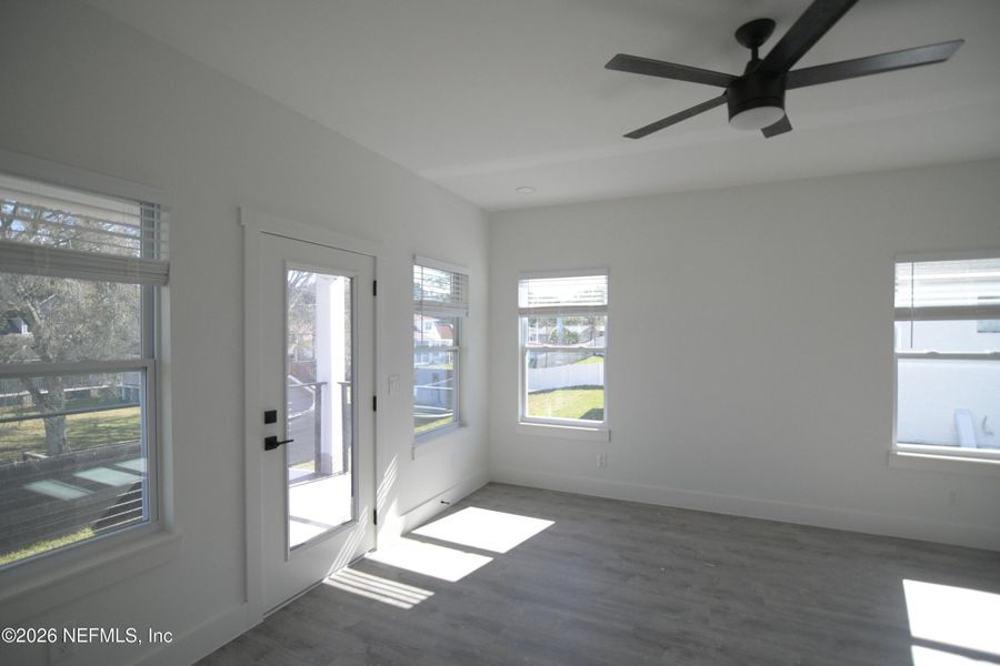Spacious, unfurnished interior of a new home in , Jacksonville (Image 8).
