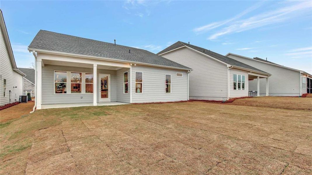 Exterior details and patio area of a home in , Deland (Image 24).