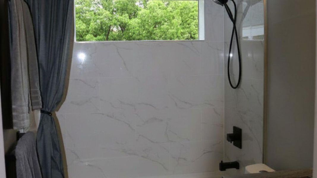 TFO-Main Full Bathroom