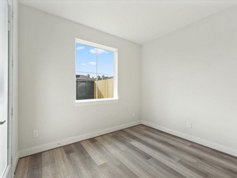 Spacious, unfurnished interior of a new home in Uptown District, Houston (Image 11).