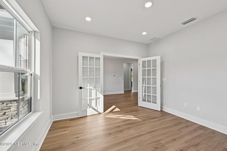 Spacious, unfurnished interior of a new home in , Fernandina Beach (Image 22).