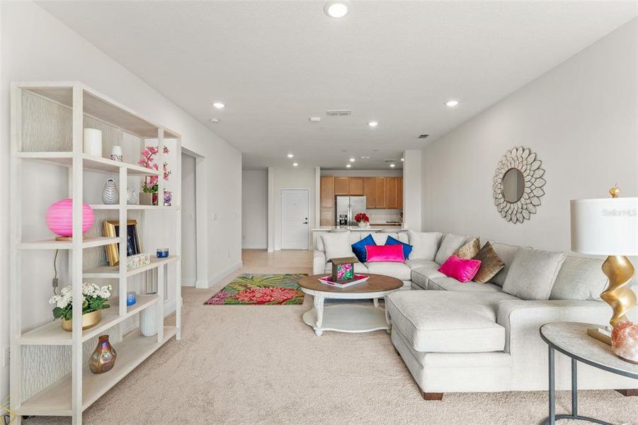 Furnished interior view inside a new home in , Orlando (Image 8).
