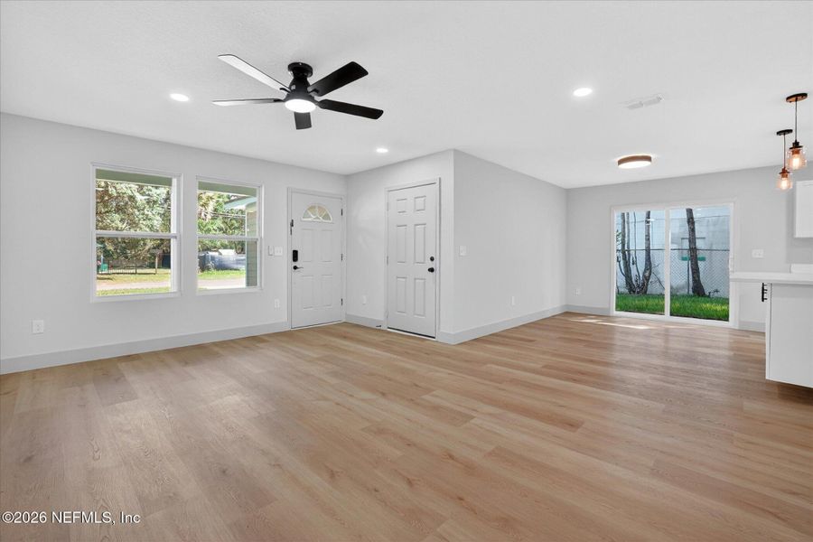 Spacious, unfurnished interior of a new home in , Jacksonville (Image 25).