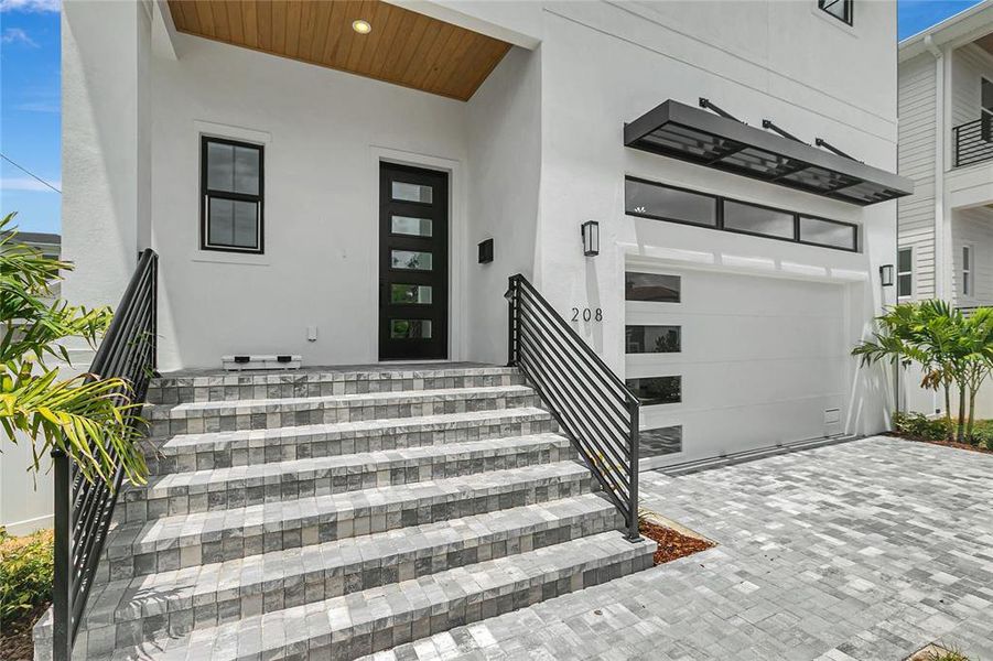 Exterior details and patio area of a home in , Tampa (Image 3).