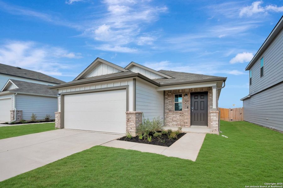 Exterior details and patio area of a home in Park Place, New Braunfels (Image 19). Exterior details and patio area of a home in Park Place, New Braunfels (Image 19).