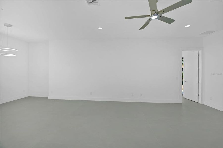 Spacious, unfurnished interior of a new home in , Port Charlotte (Image 39).