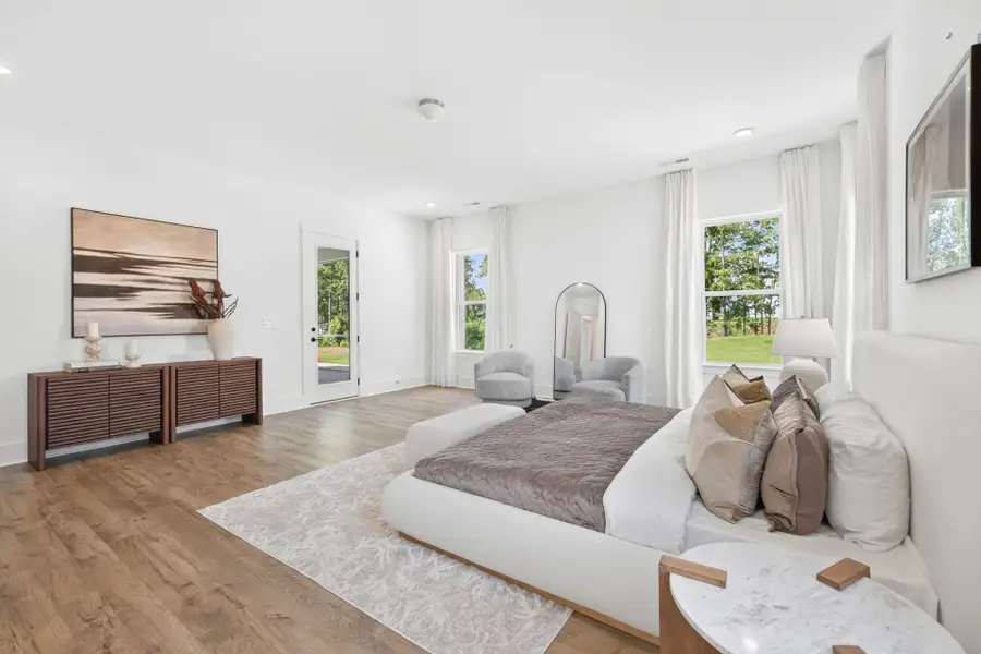Furnished interior view inside a new home in Edgewater - Harbor Pointe, Lancaster (Image 14).