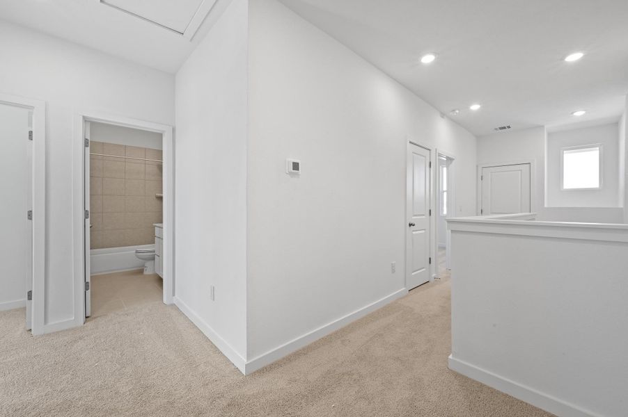 Spacious, unfurnished interior of a new home in , Buda (Image 15).