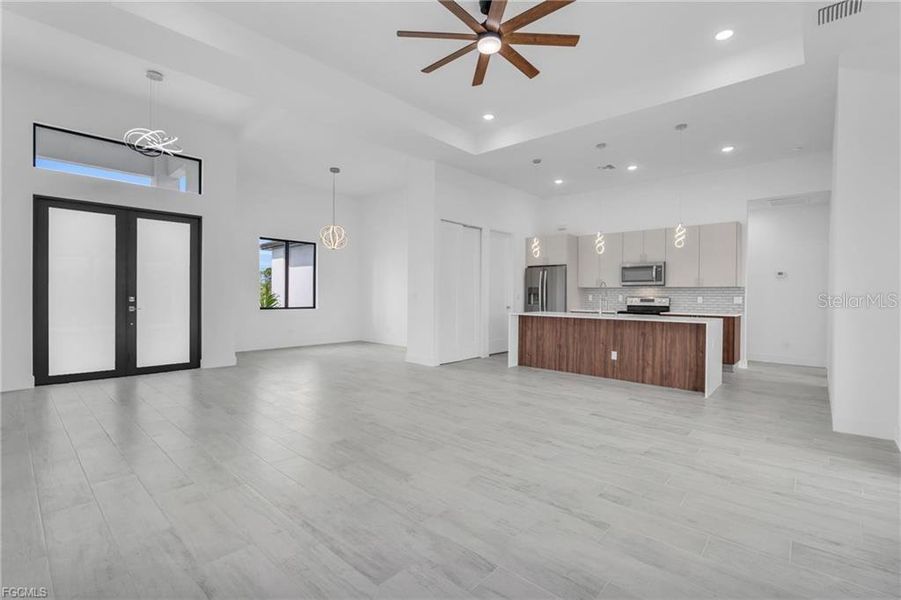 Spacious, unfurnished interior of a new home in , Port Charlotte (Image 11).